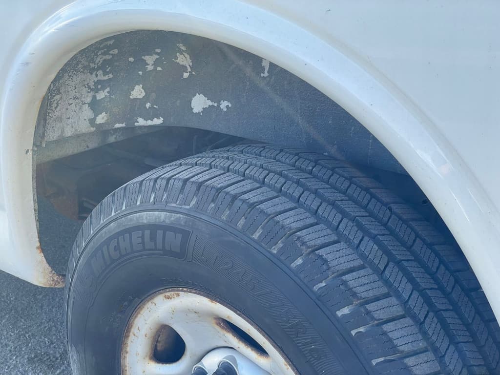 2010 Chevrolet Express Cargo Van - photo 13