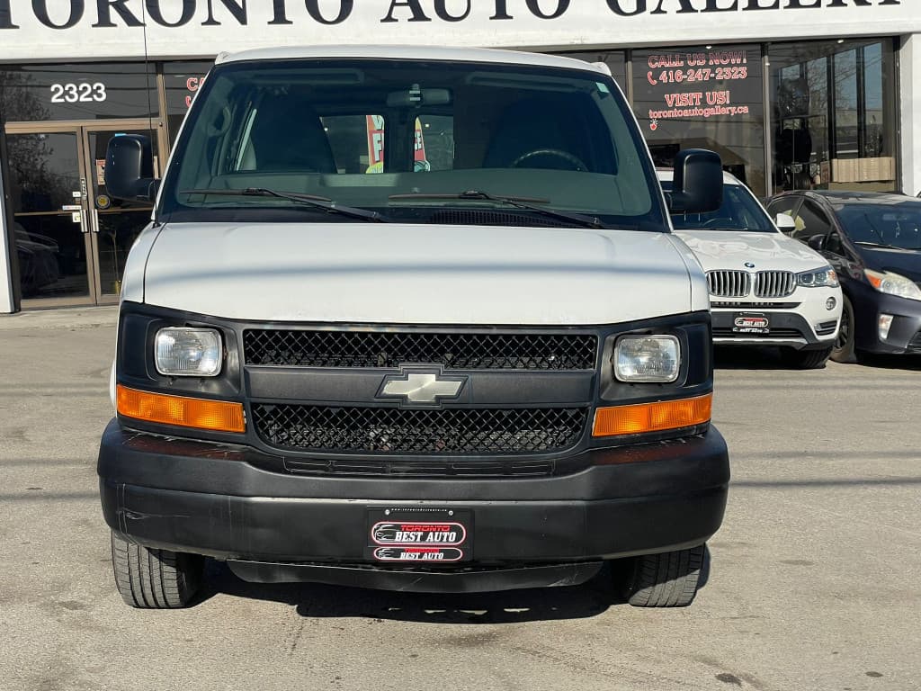 2010 Chevrolet Express Cargo Van - photo 4