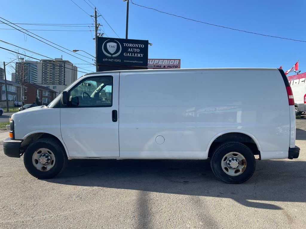 2010 Chevrolet Express Cargo Van - photo 6