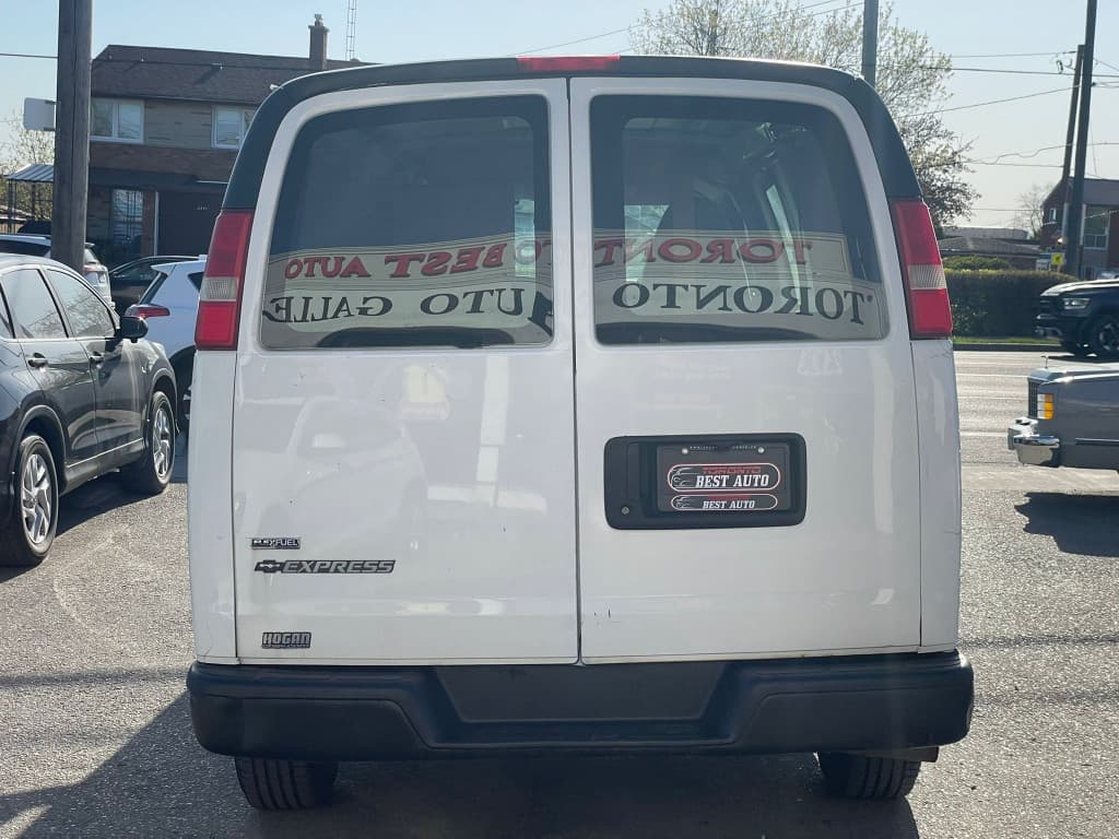 2010 Chevrolet Express Cargo Van - photo 8