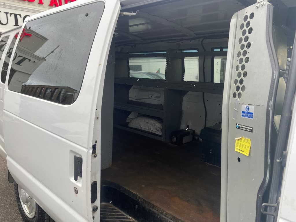 2011 Ford Econoline Cargo Van - photo 16
