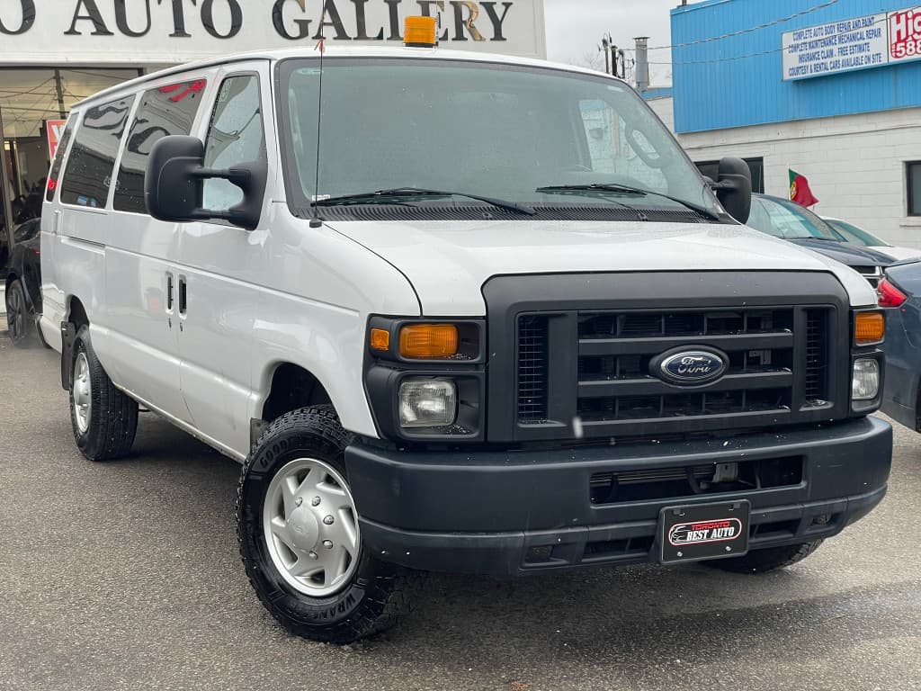 2011 Ford Econoline Cargo Van - photo 3