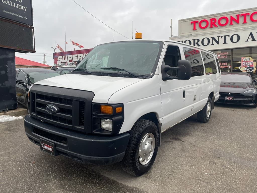 2011 Ford Econoline Cargo Van - photo 5