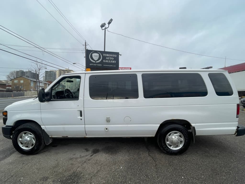 2011 Ford Econoline Cargo Van - photo 6