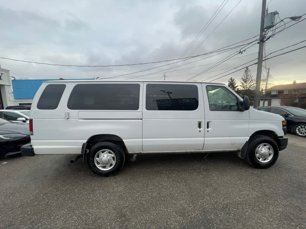 2011 Ford Econoline Cargo Van - photo 7