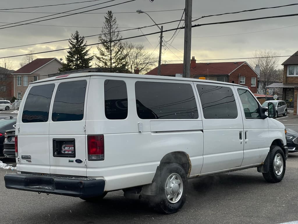 2011 Ford Econoline Cargo Van - photo 9