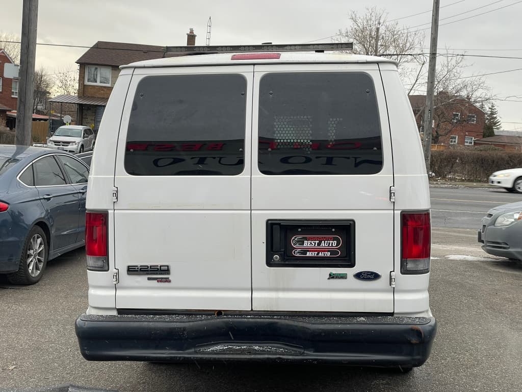 2011 Ford Econoline Cargo Van - photo 10