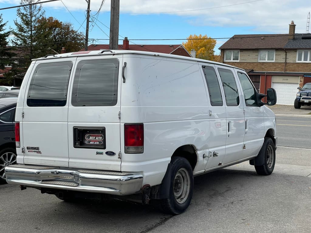 2012 Ford Econoline Cargo Van - photo 20