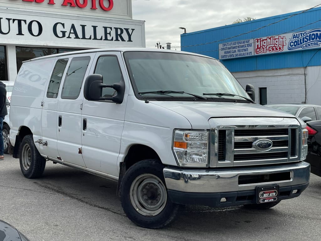 2012 Ford Econoline Cargo Van - photo 3