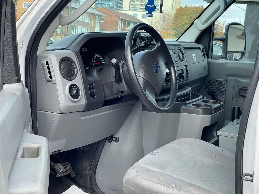 2012 Ford Econoline Cargo Van - photo 7