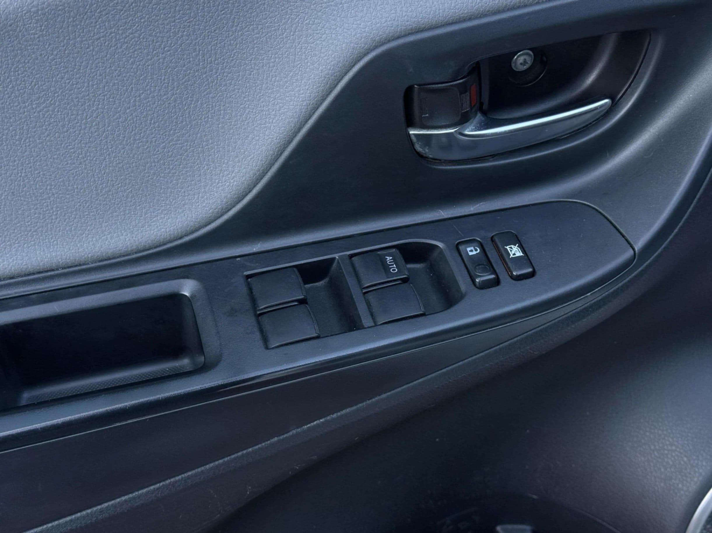 2015 Toyota Yaris - photo 15