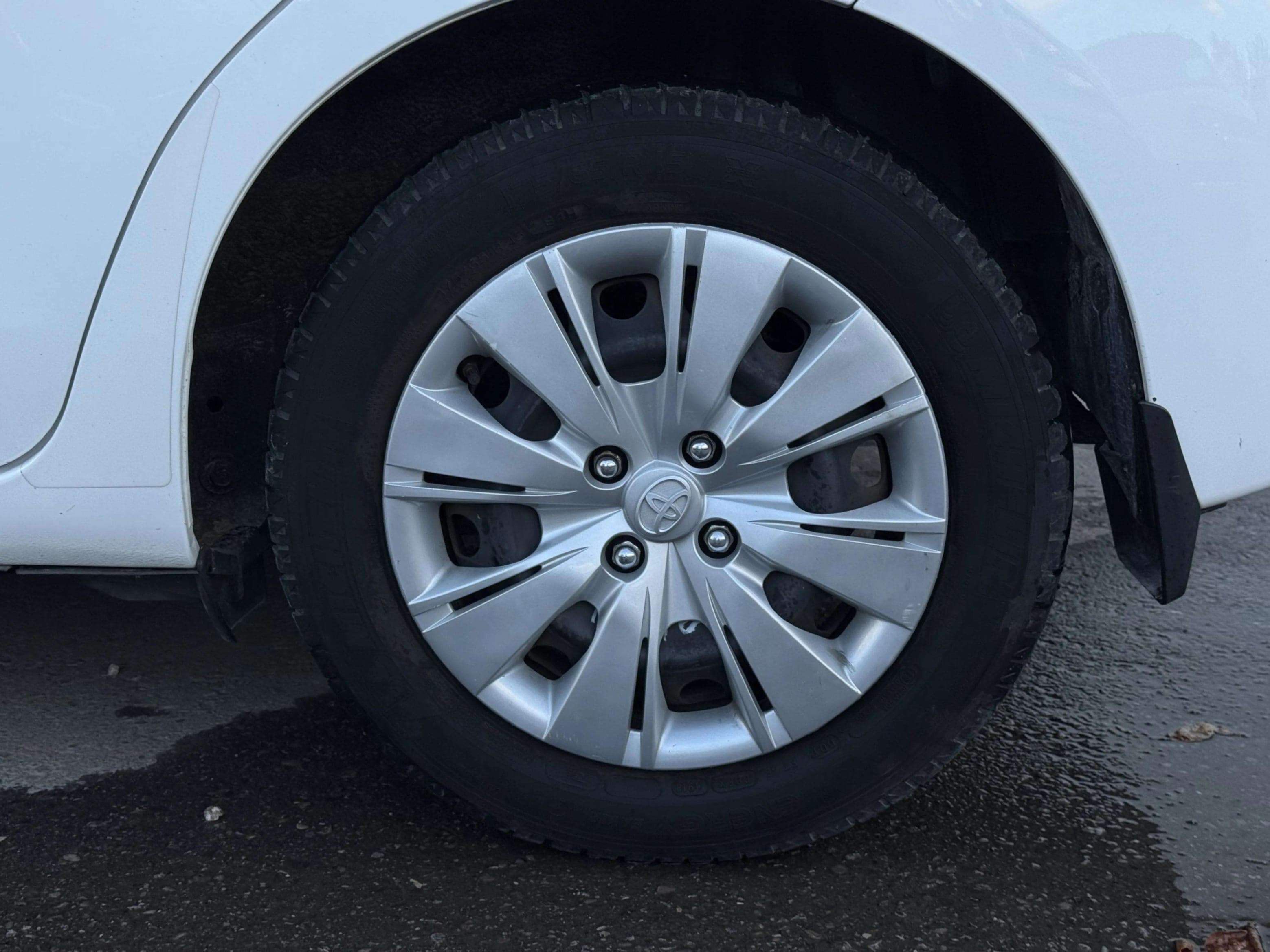 2015 Toyota Yaris - photo 9