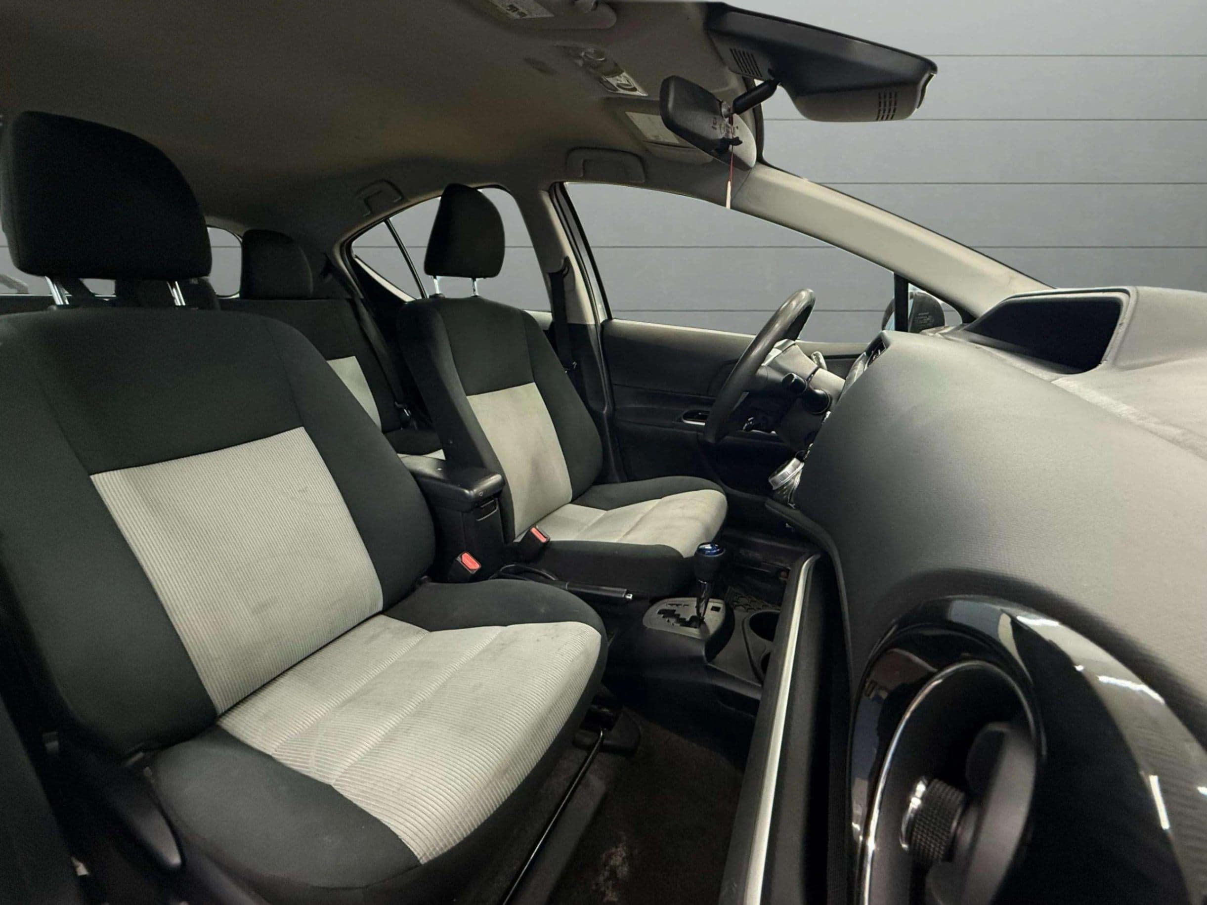 2017 Toyota Prius c - photo 23
