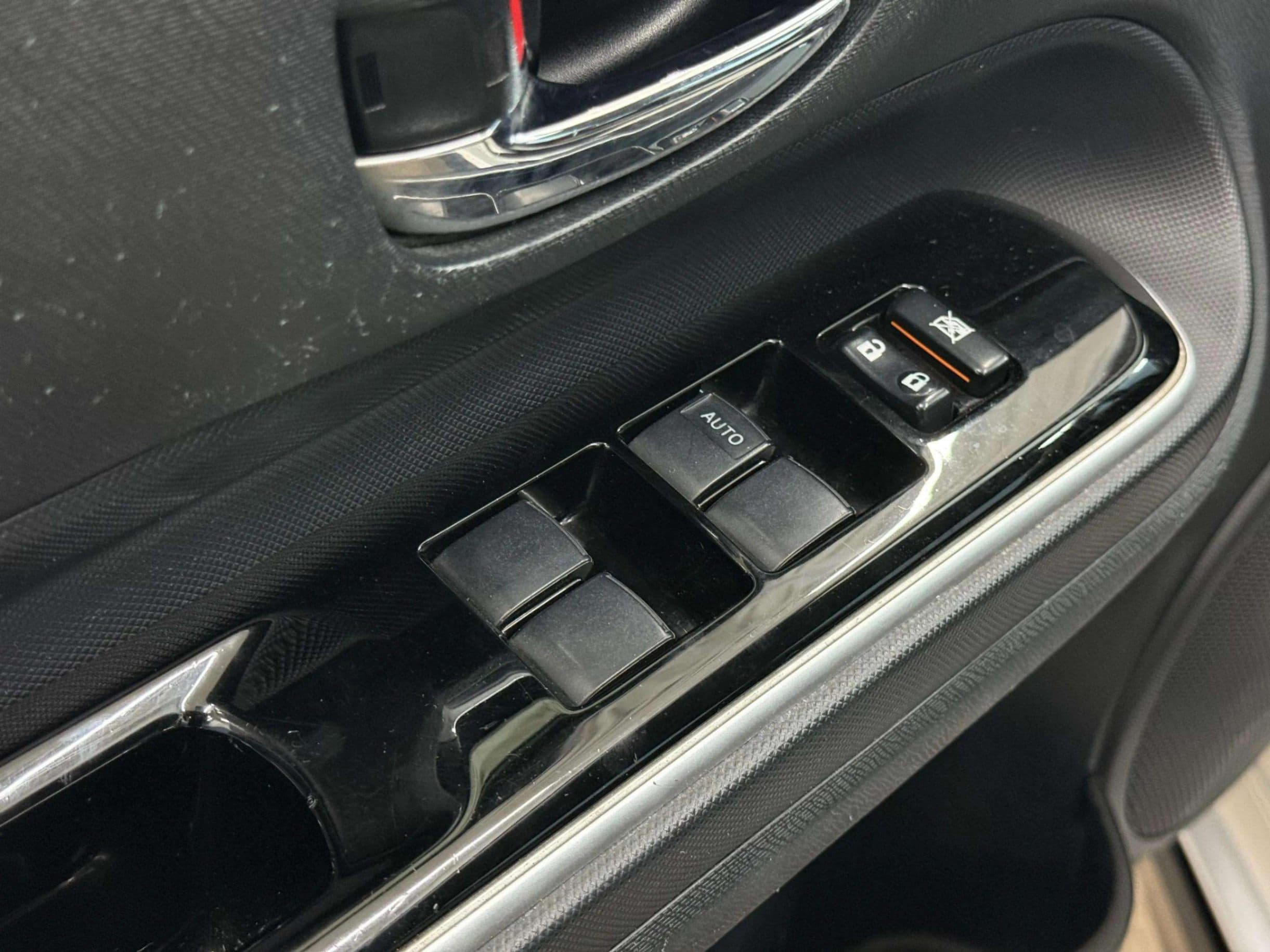 2017 Toyota Prius c - photo 22