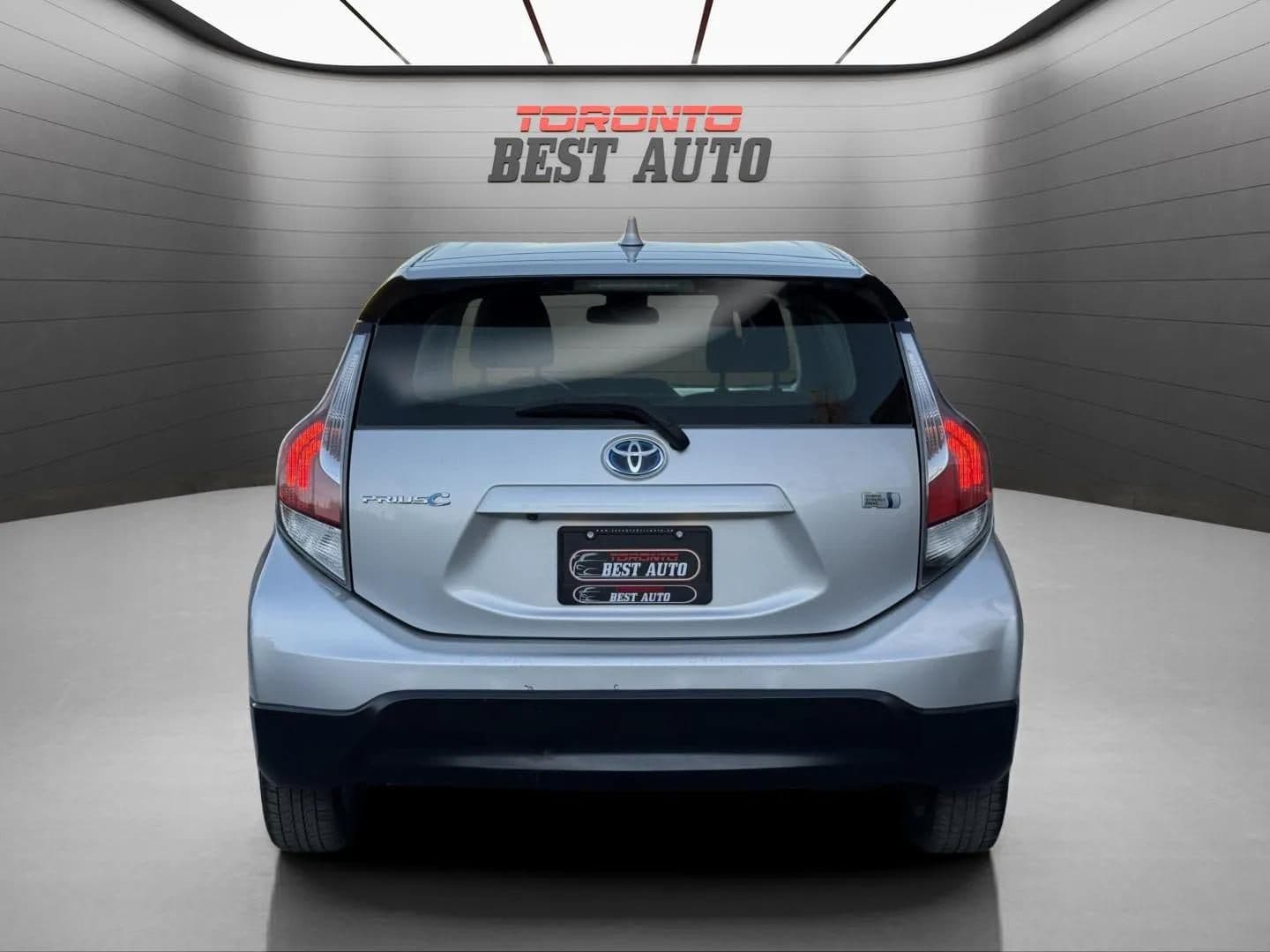 2017 Toyota Prius c - photo 6