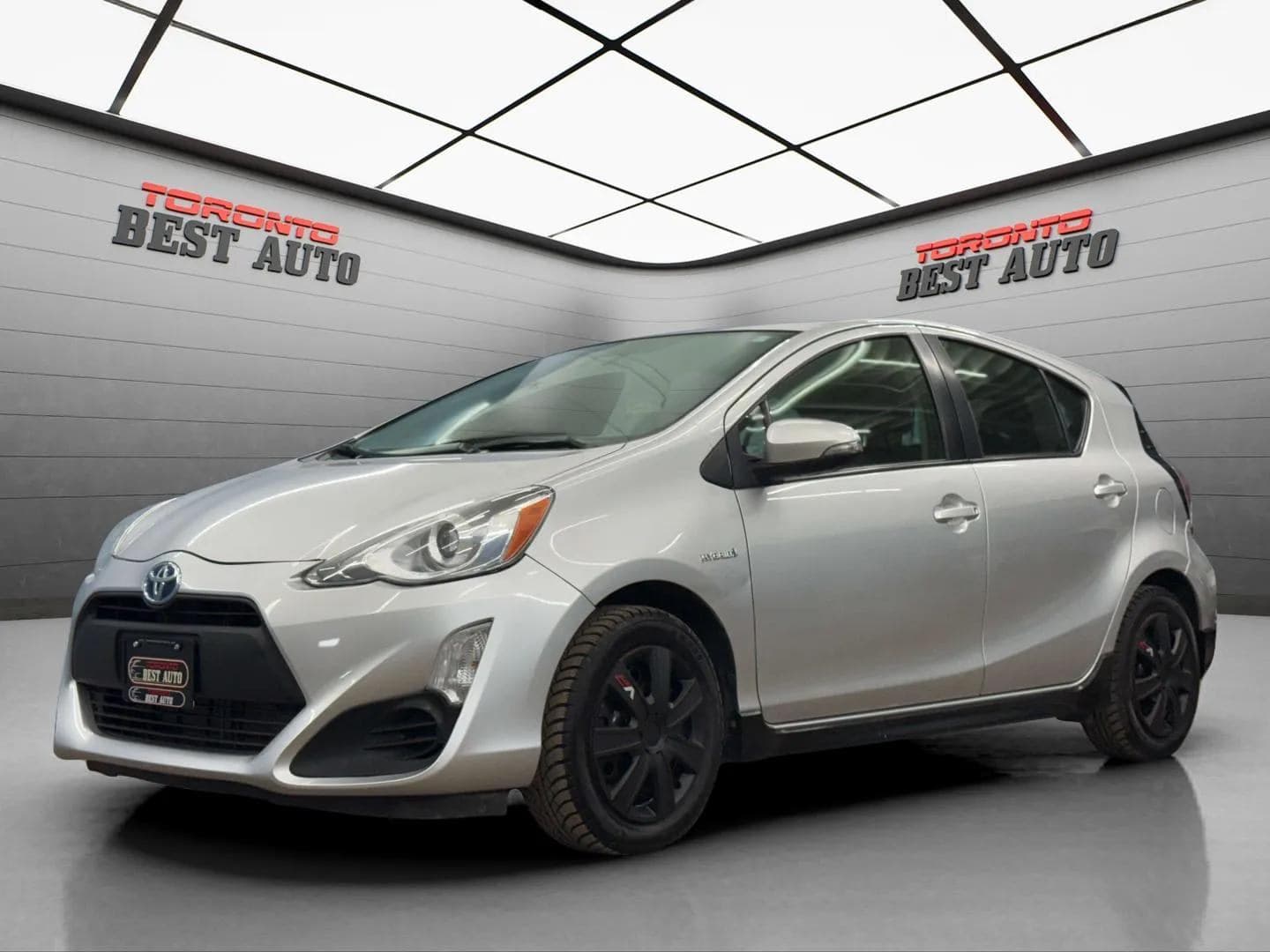2017 Toyota Prius c - photo 3