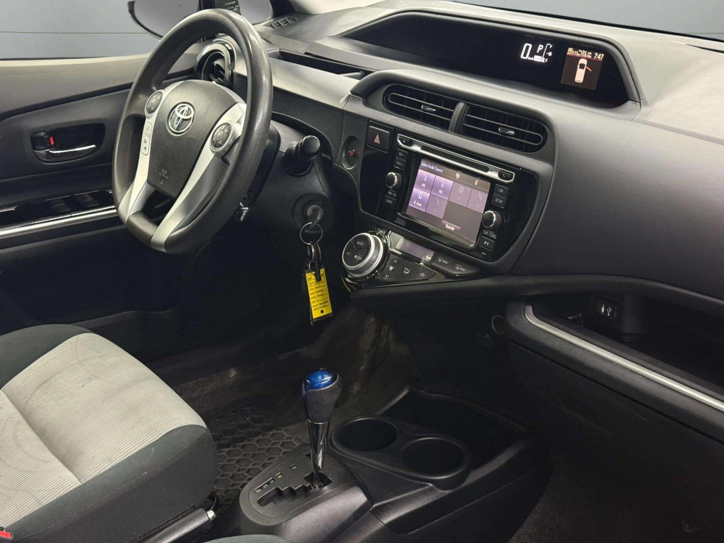 2017 Toyota Prius c - photo 20