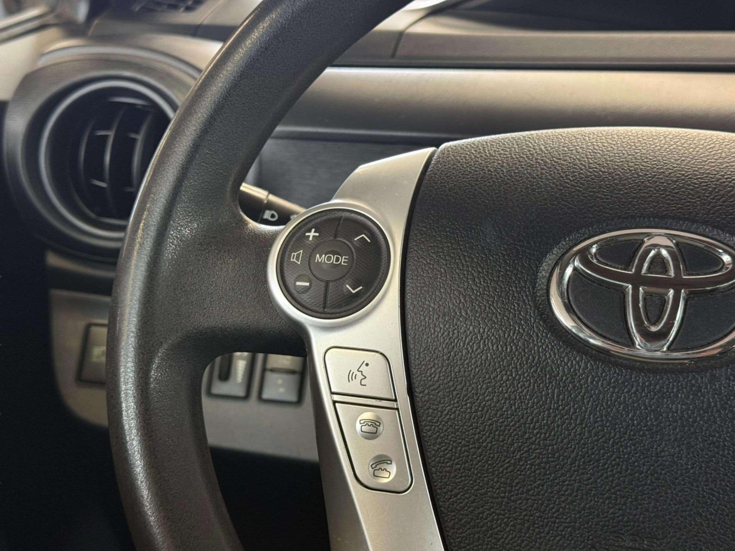 2017 Toyota Prius c - photo 16