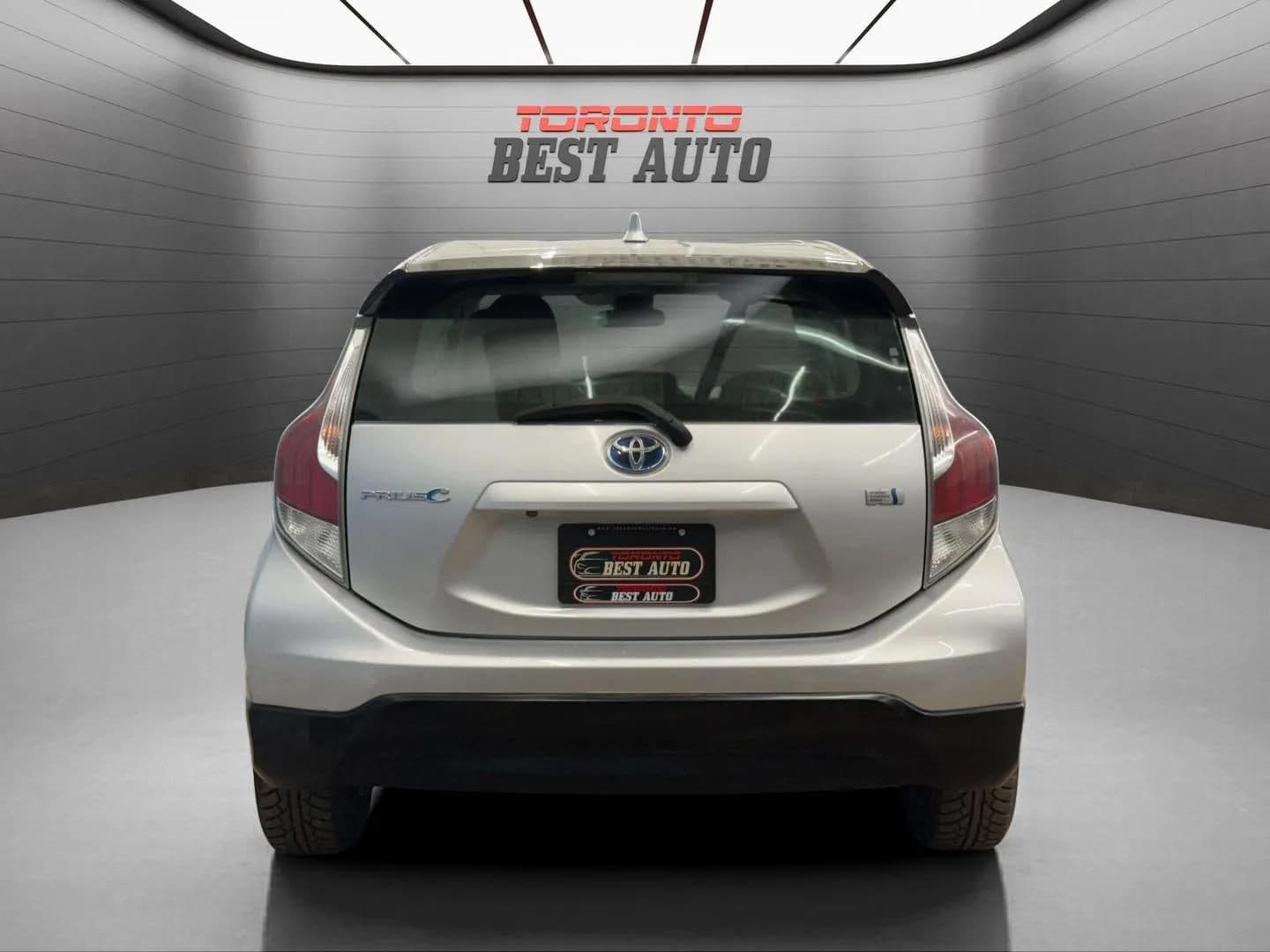 2017 Toyota Prius c - photo 6