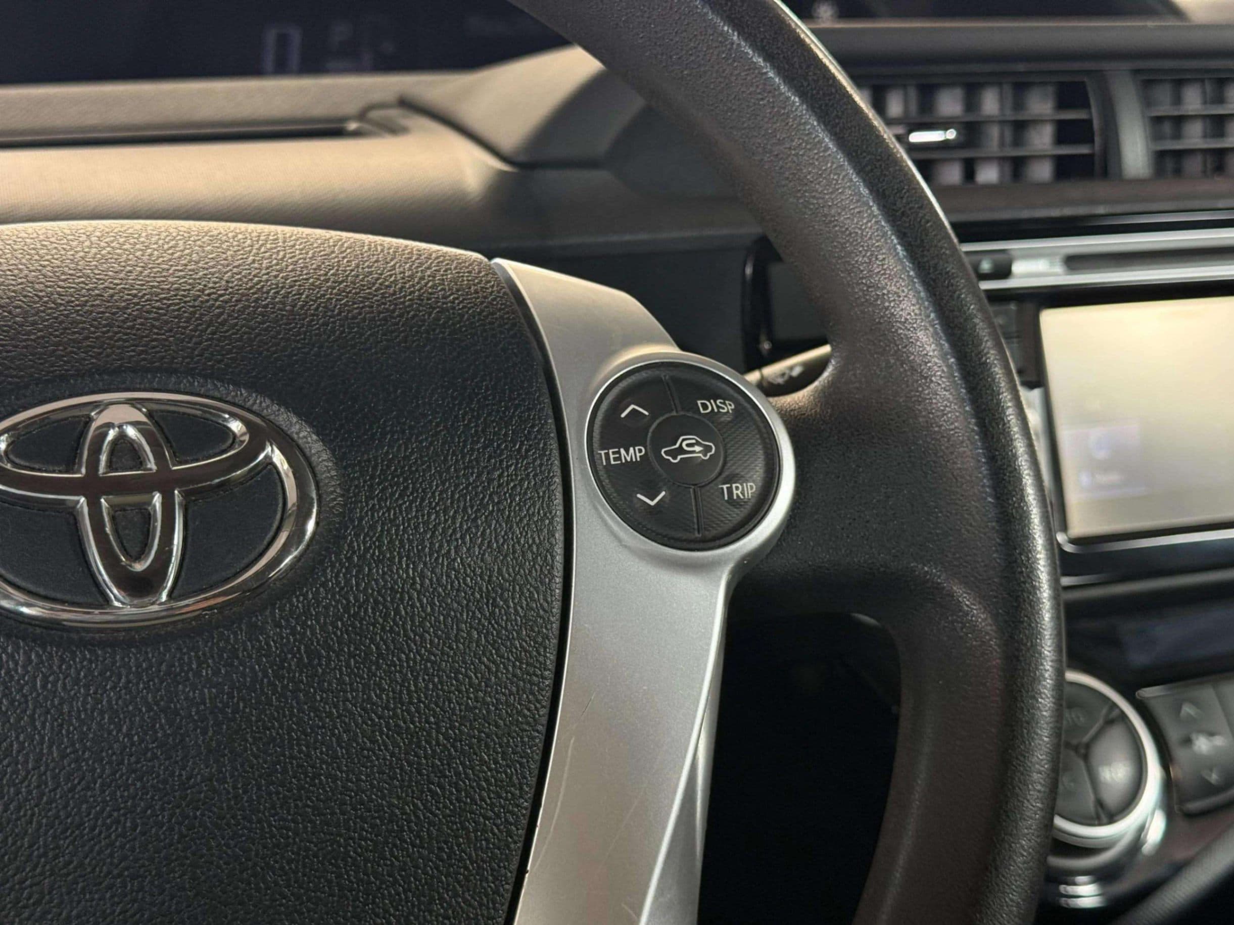 2017 Toyota Prius c - photo 18