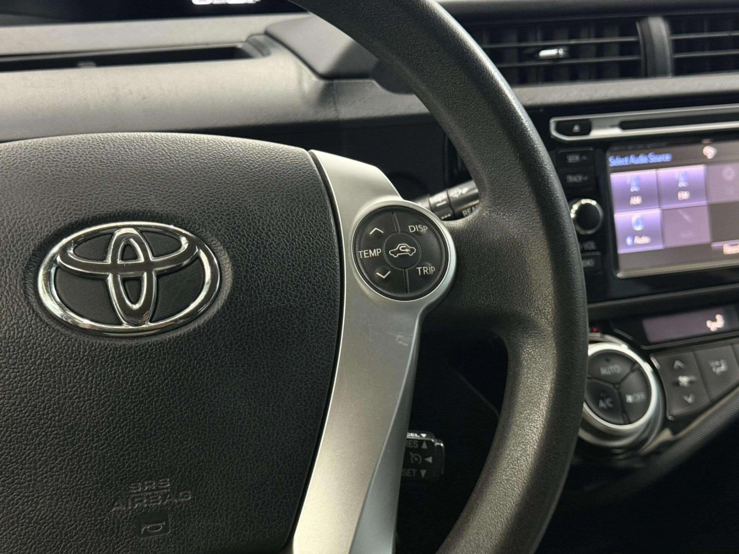 2017 Toyota Prius c - photo 17