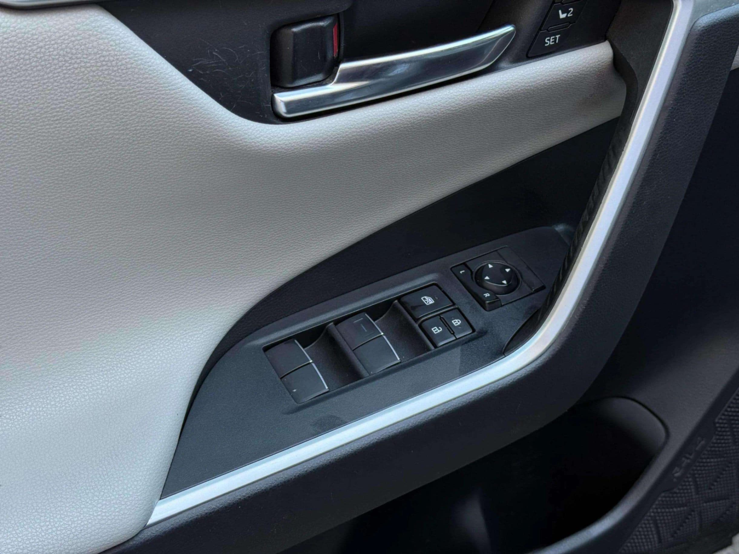 2019 TOYOTA RAV4 - photo 16