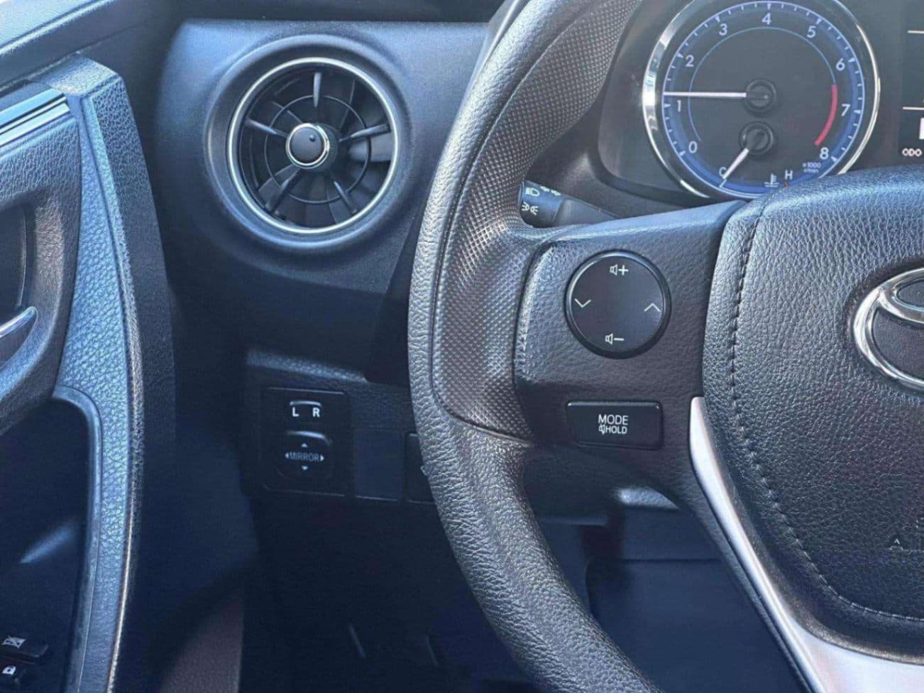 2019 Toyota Corolla - photo 16
