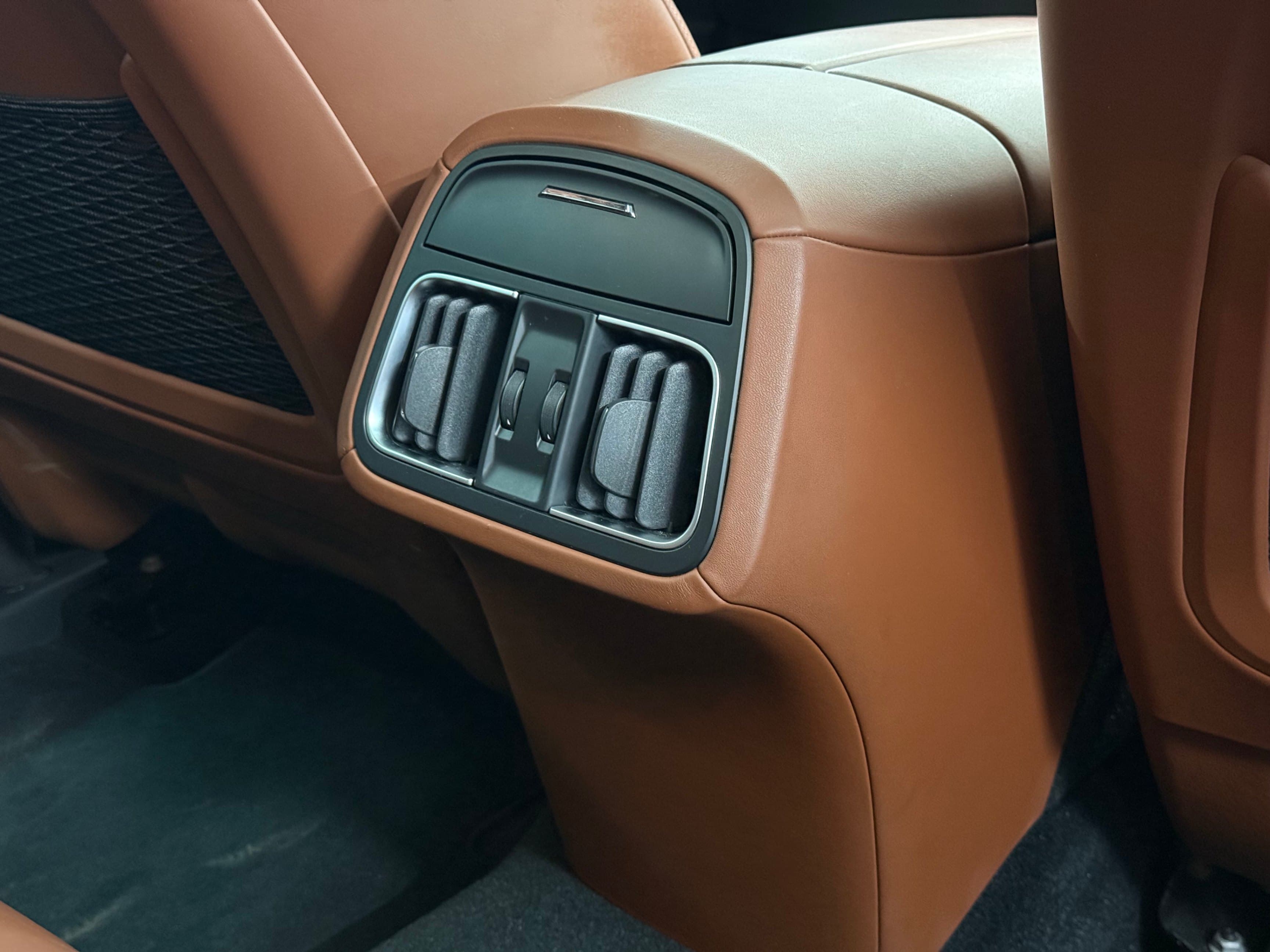 2020 Maserati Levante - photo 35