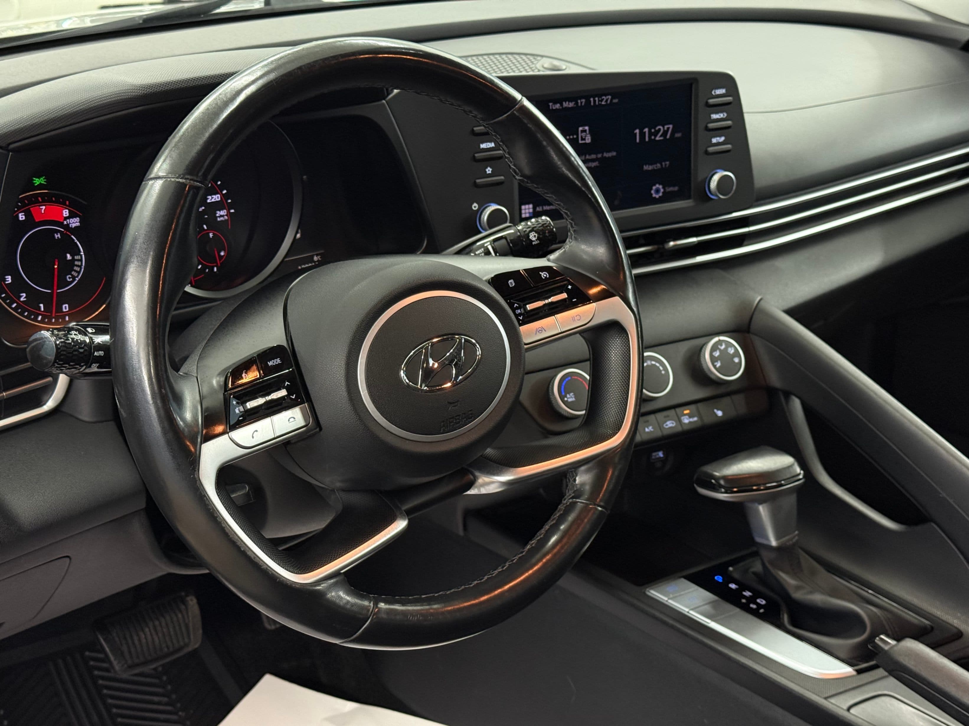 2021 Hyundai Elantra - photo 12