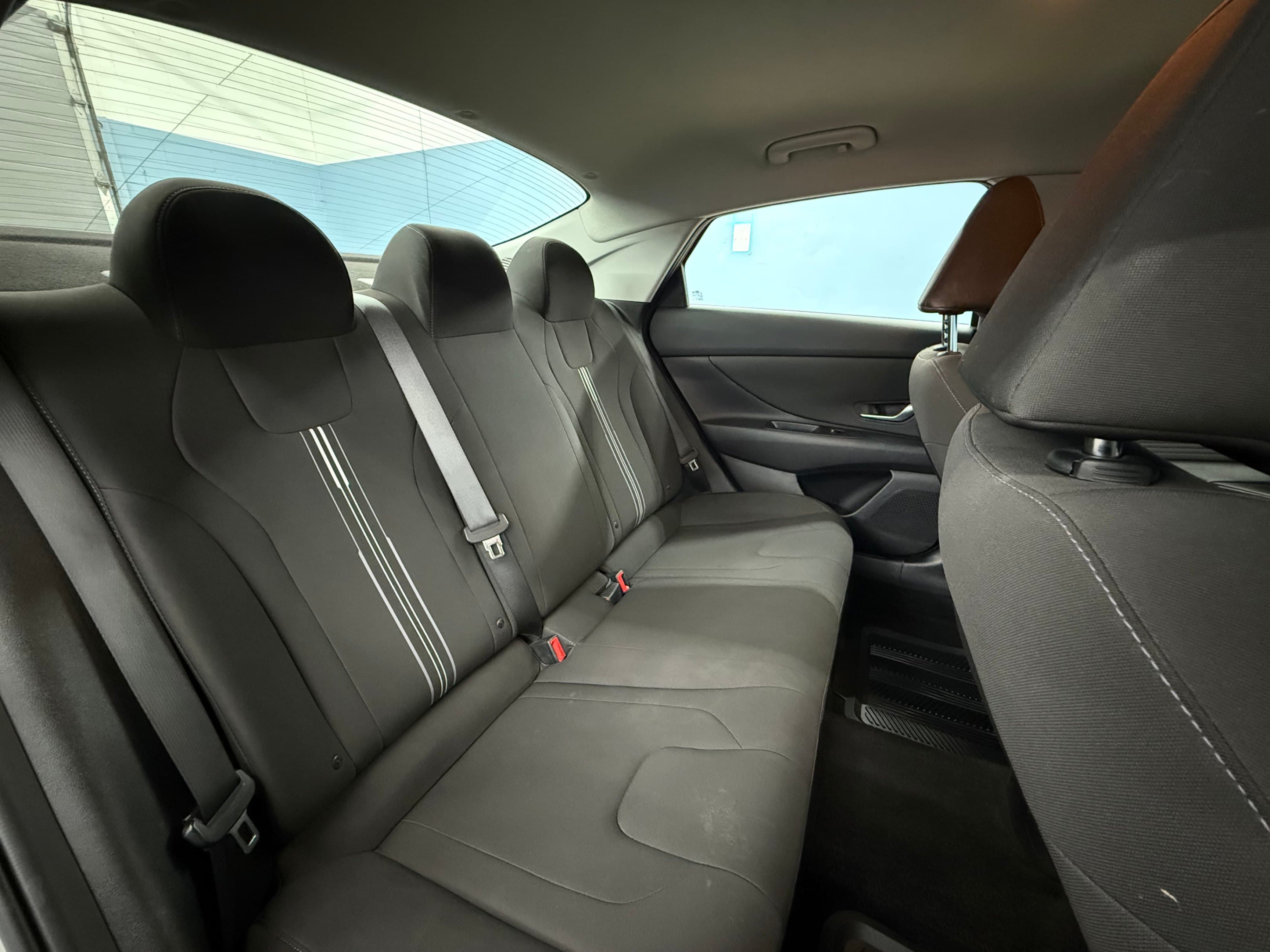 2021 Hyundai Elantra - photo 25