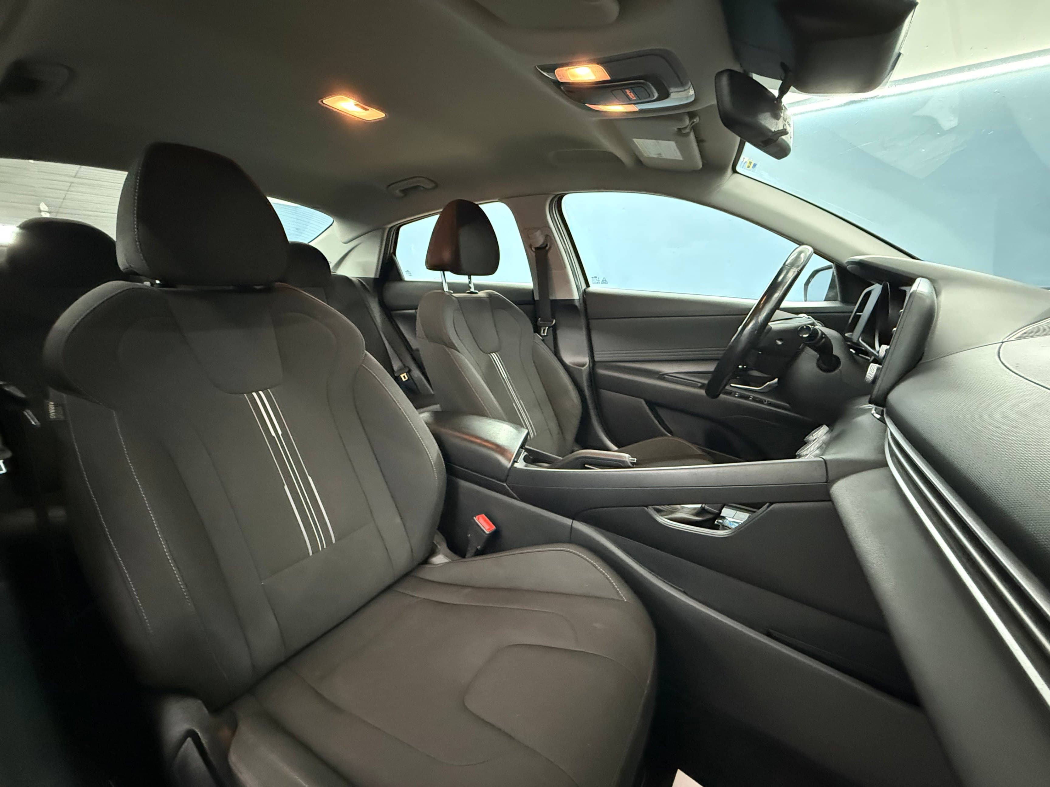 2021 Hyundai Elantra - photo 24