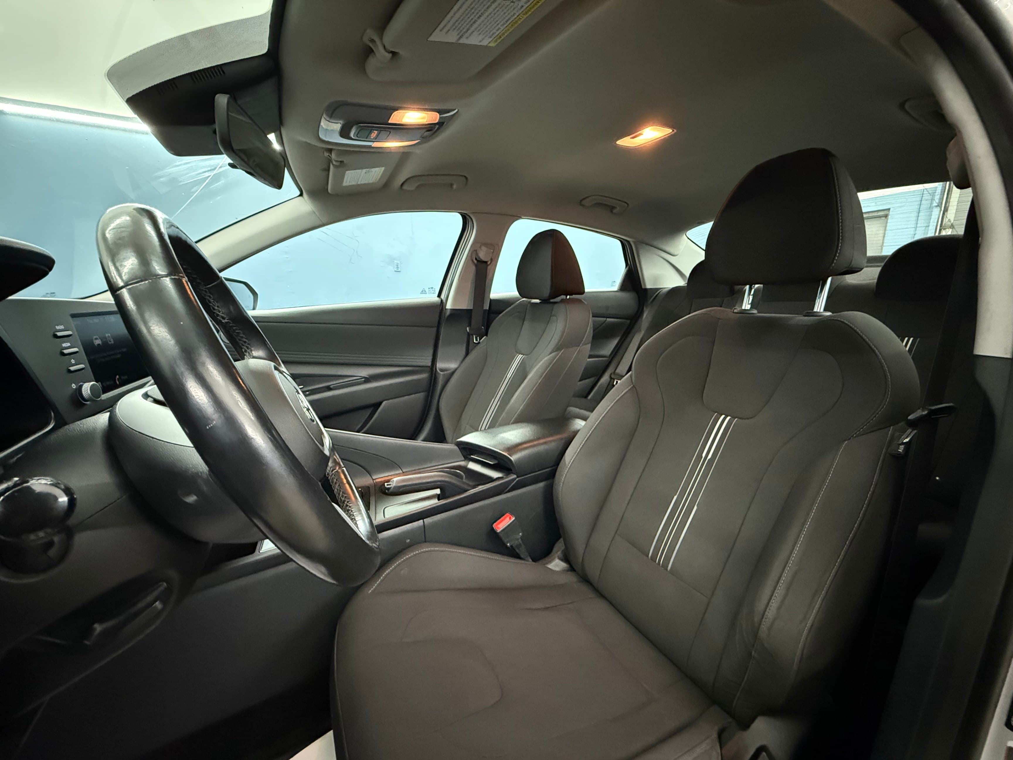 2021 Hyundai Elantra - photo 23