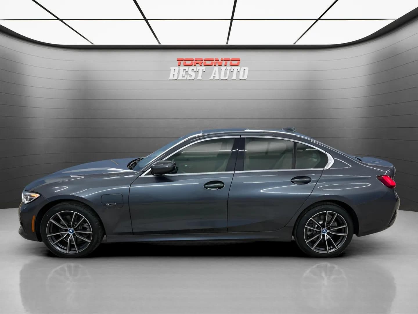 2022 BMW 3 SERIES - photo 4