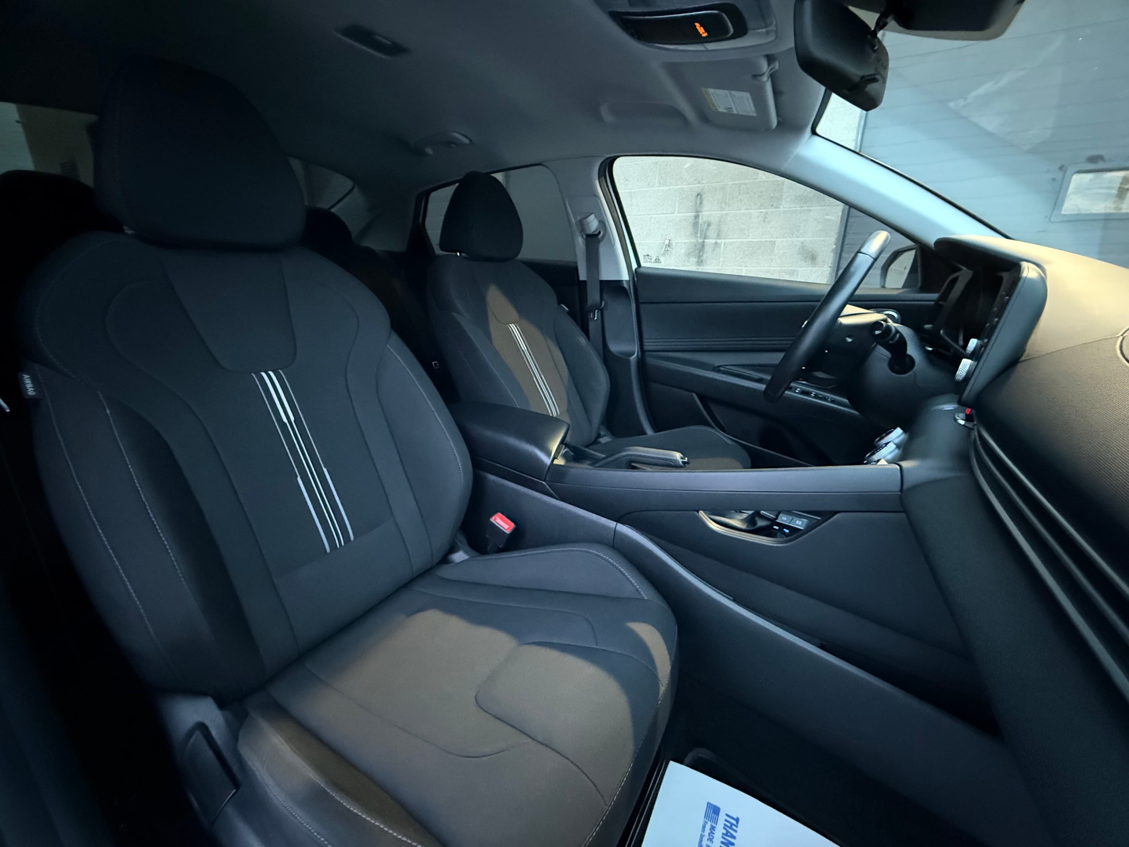 2023 Hyundai Elantra - photo 24