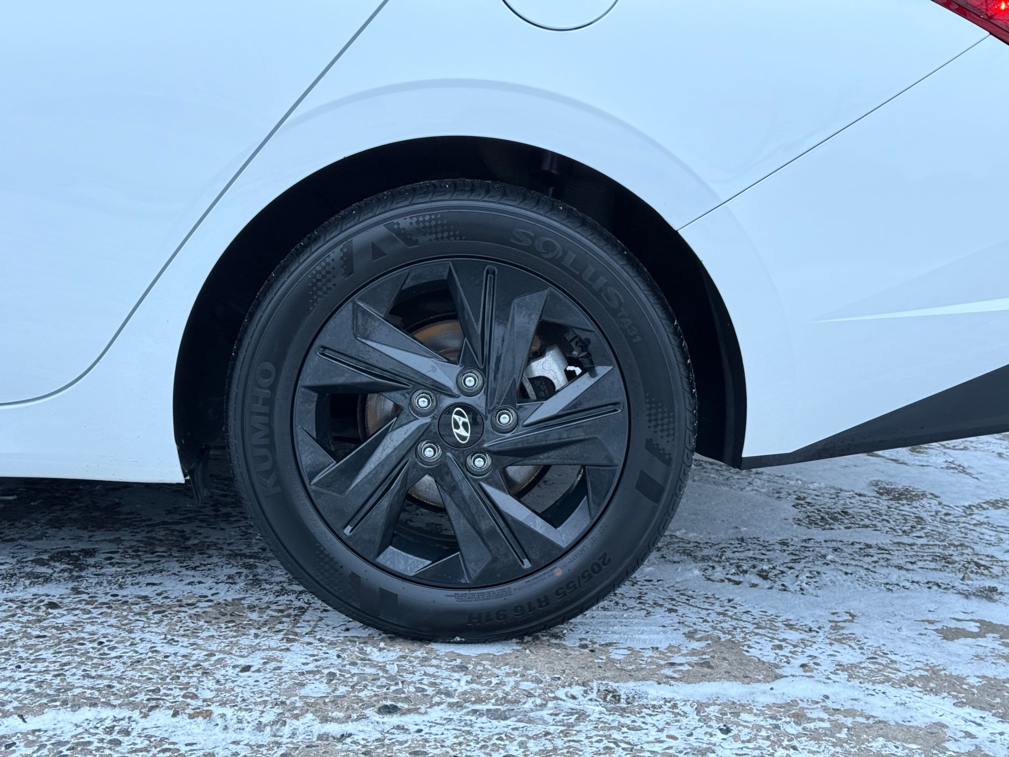 2023 Hyundai Elantra - photo 11