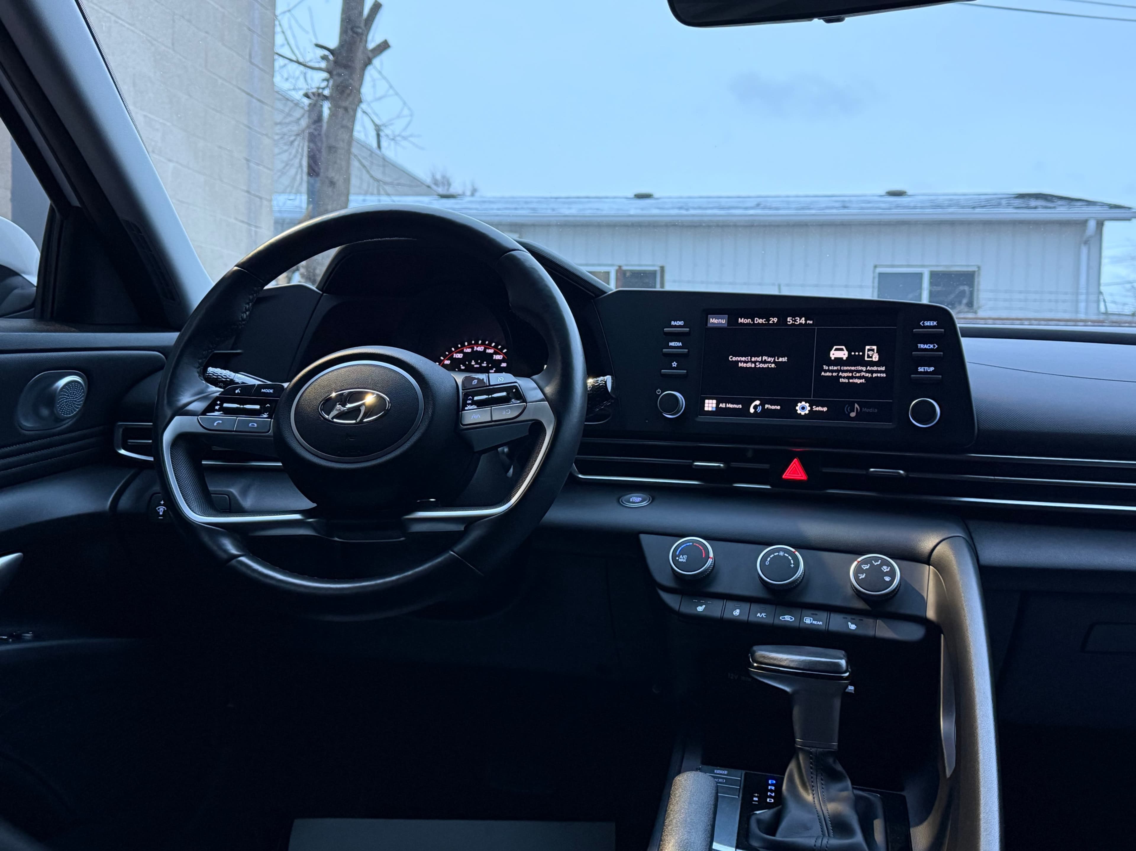 2023 Hyundai Elantra - photo 21
