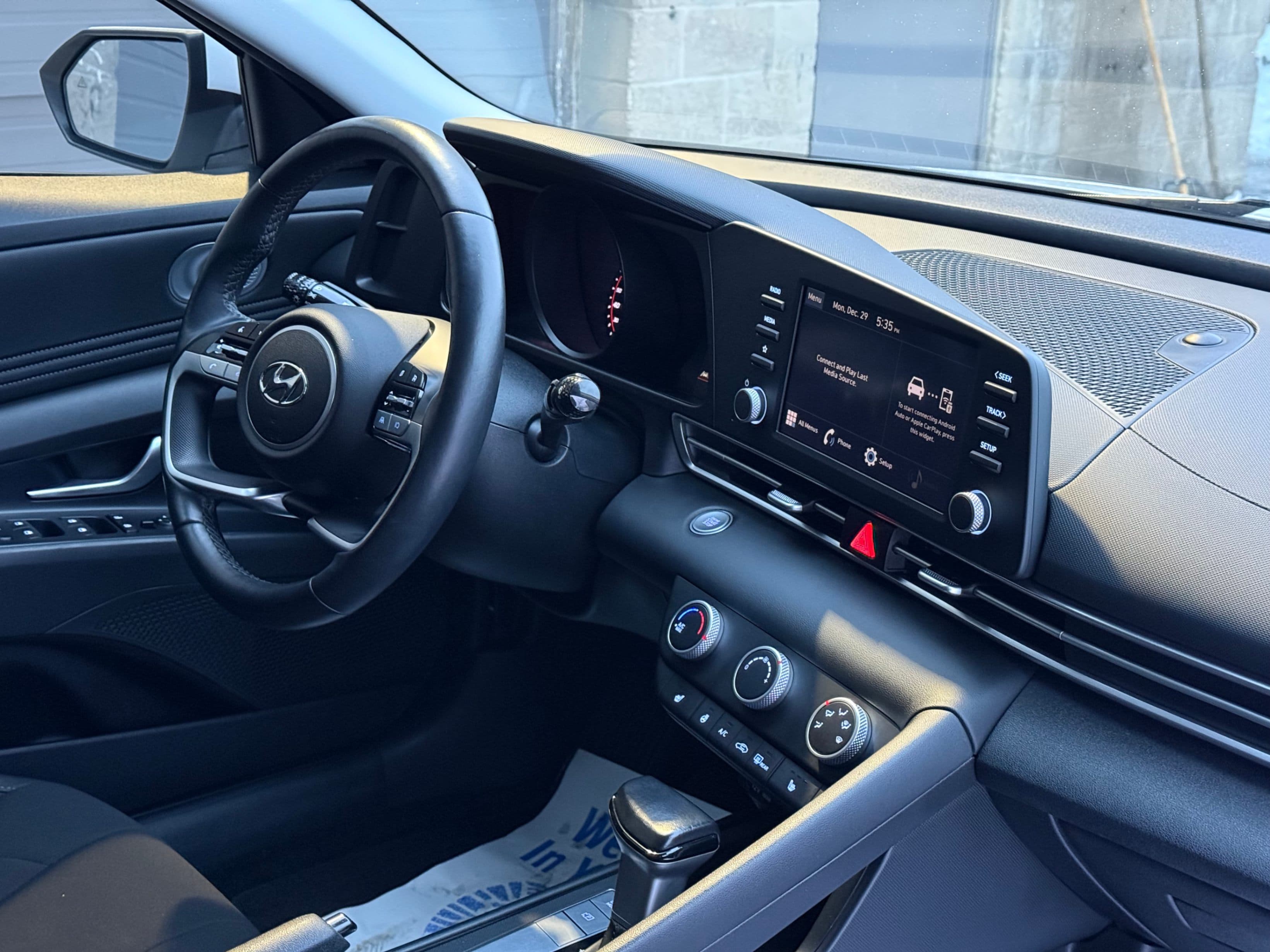 2023 Hyundai Elantra - photo 22