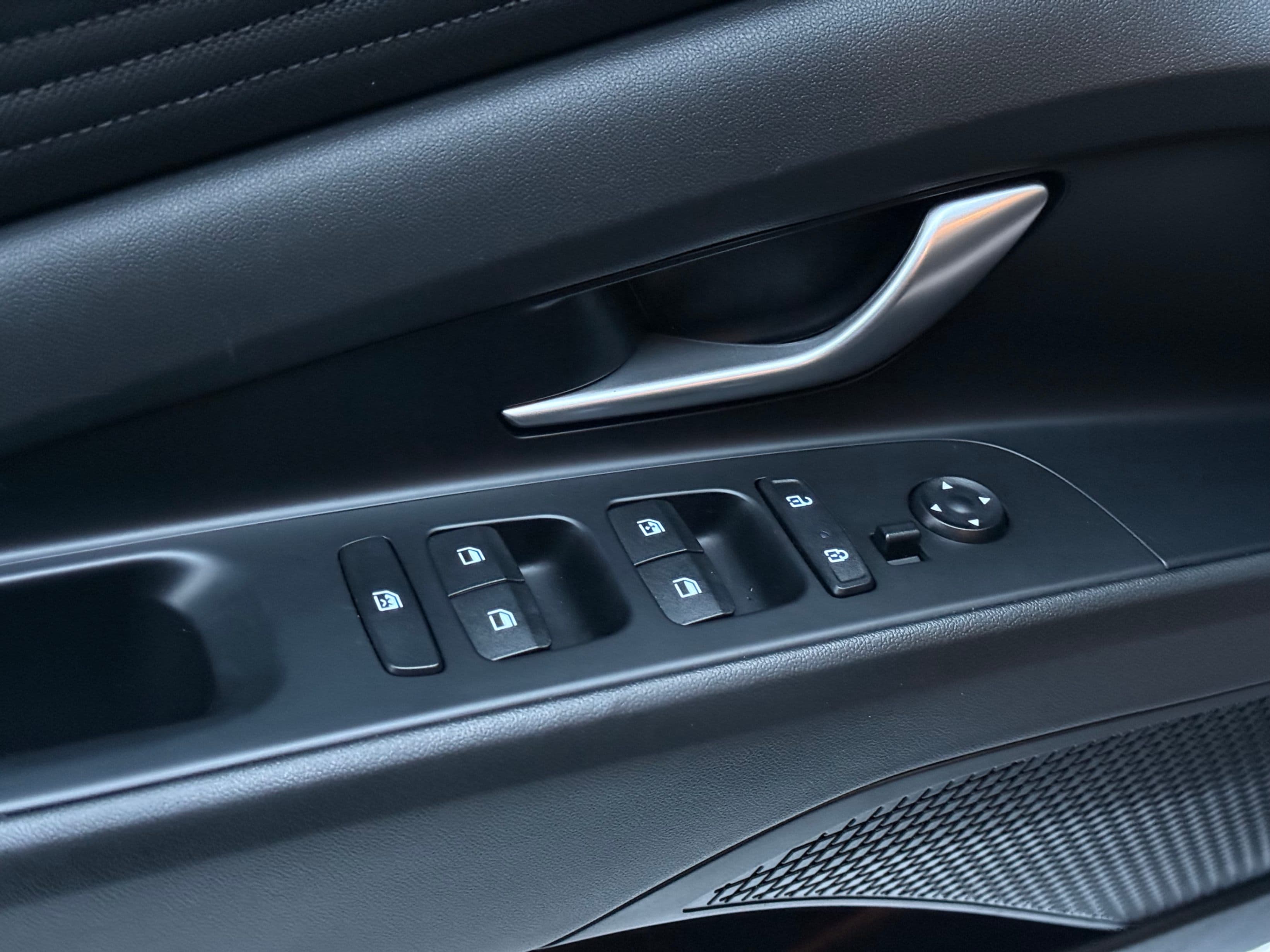 2023 Hyundai Elantra - photo 26