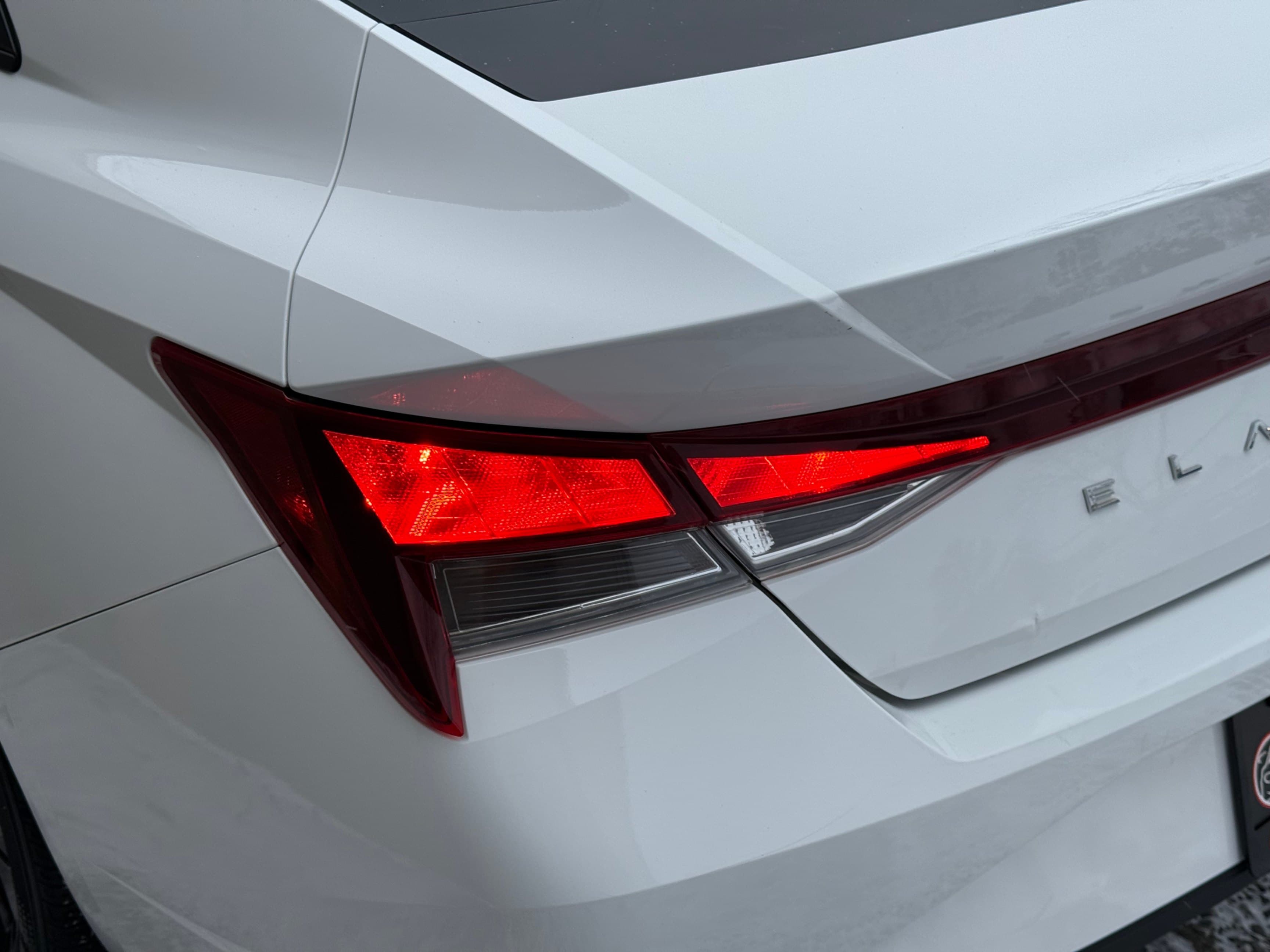 2023 Hyundai Elantra - photo 10